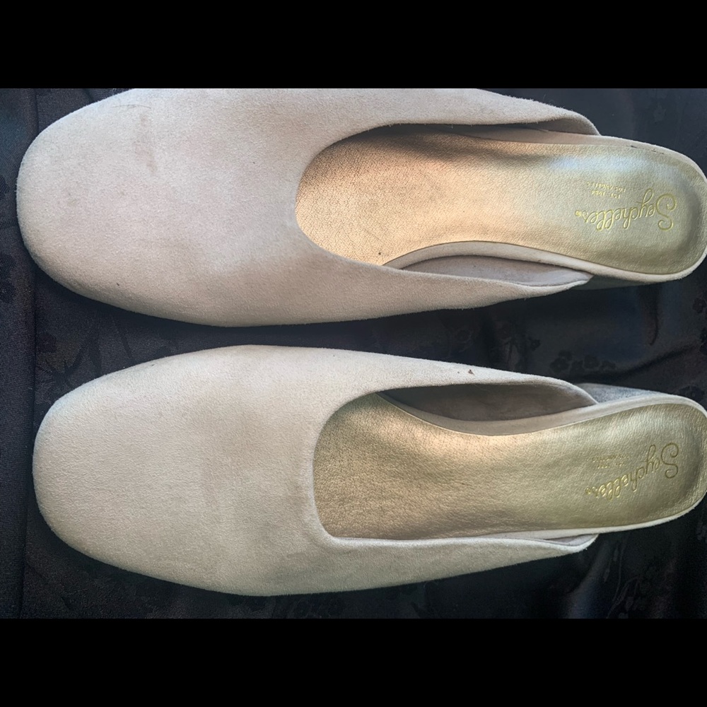 Seychelles Light Gray Suede Slides